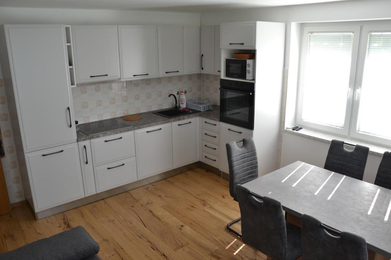 Apartma Ob Potoku Luče Buitenkant foto